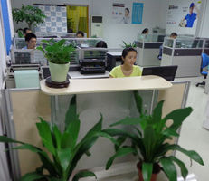 ���A�ڰ���Ͱ��M(j��n)�ж��Ό����J(r��n)�C